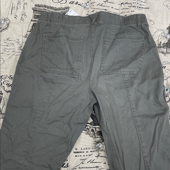 💥 Democracy Women's Absolution High Rise Joggers - Picture 13 of 13